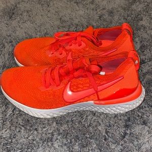 Nike flynit free runners